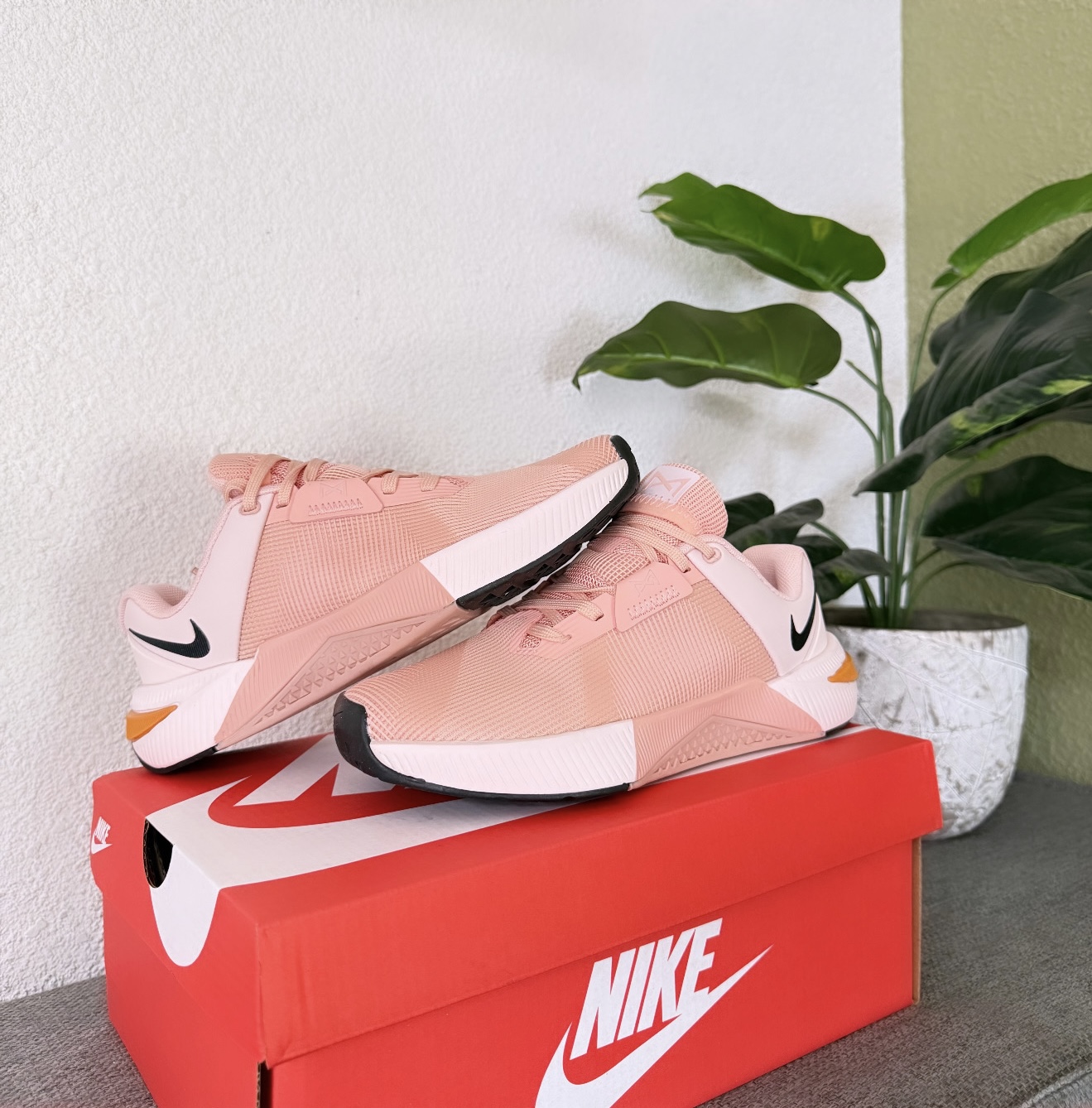 Nike 2
