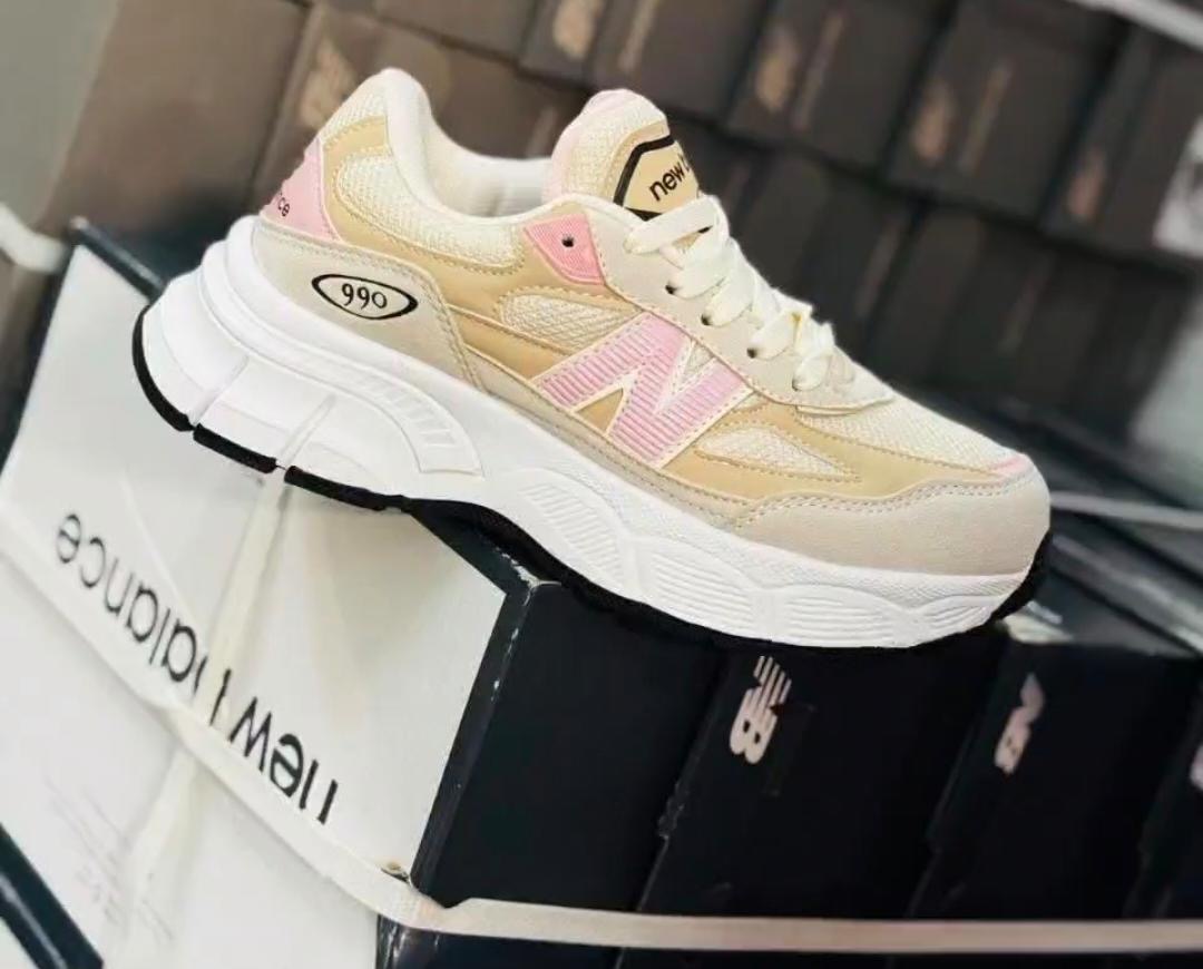 New Balance 990