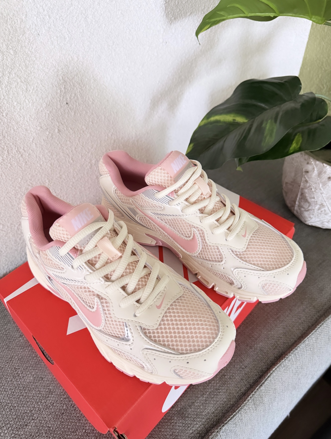 Nike 2